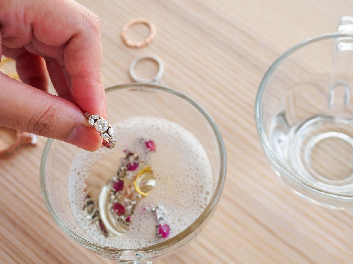 Keep Your Jewelry Sparkling: Our Tips for Eco-Friendly Jewelry Care at Home