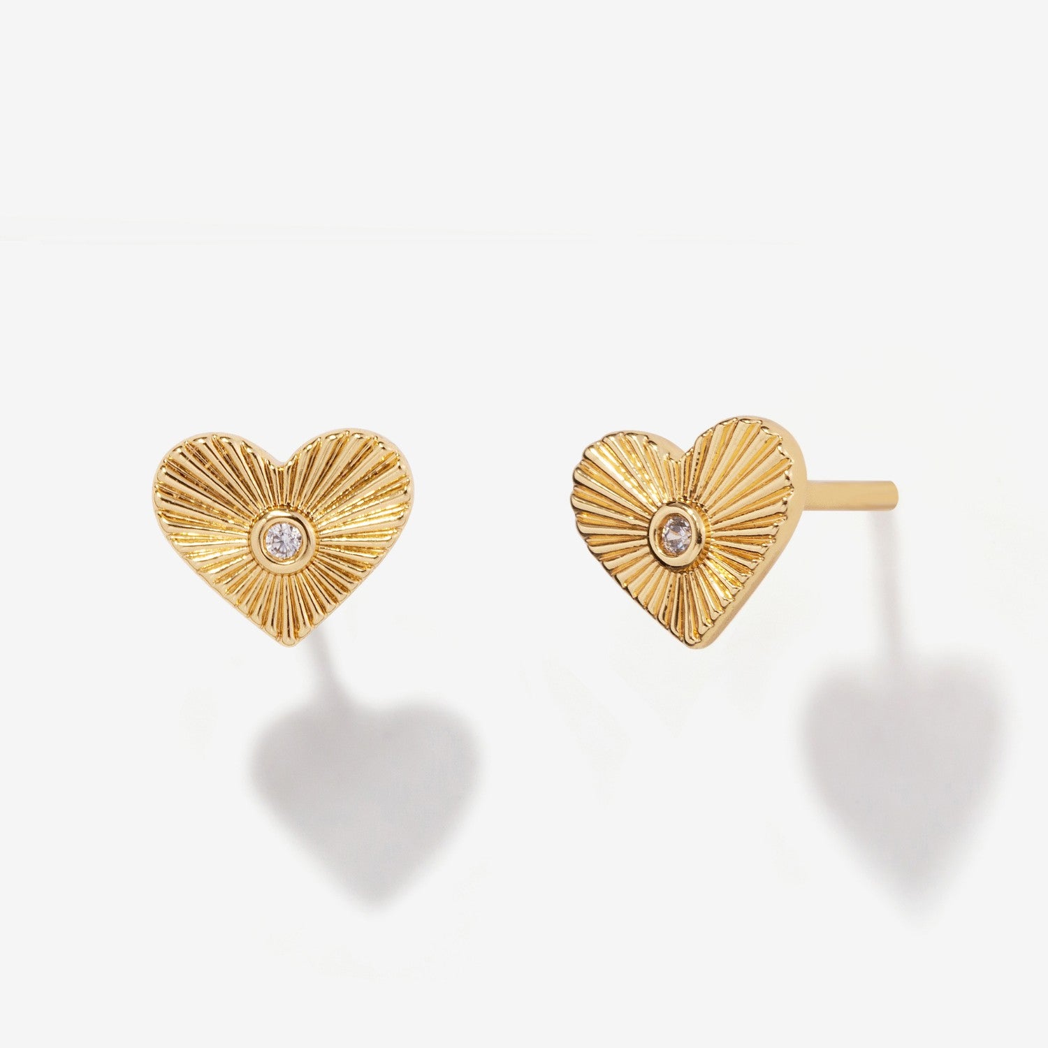 Mini Heart Stud Earrings - Isla