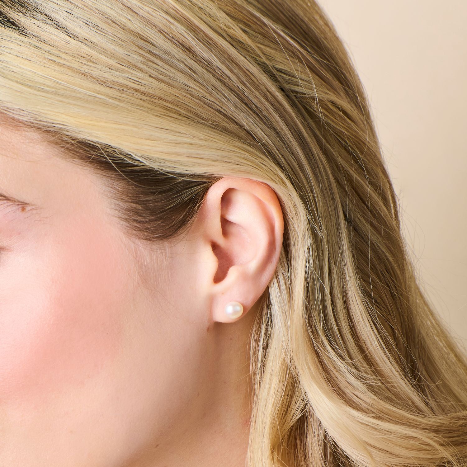 Freshwater Pearl Studs - Frida