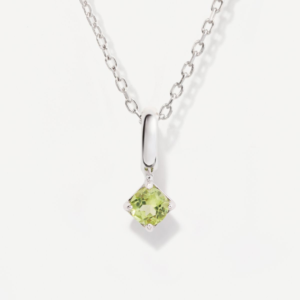 Round August Birthstone Peridot Silver Necklace